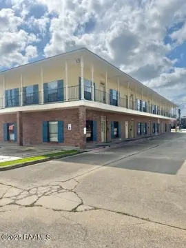 New Iberia Commercial Suite