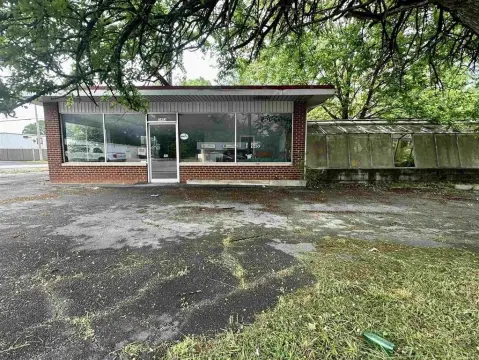 Muscle Shoals Commercial Corner Lot