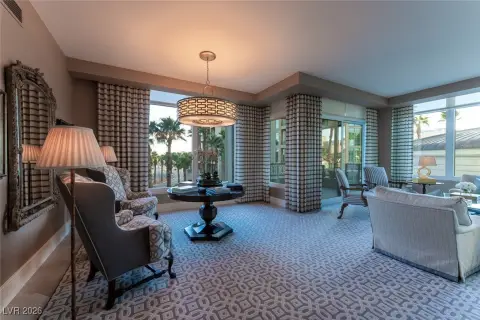 Las Vegas High-Rise Condo
