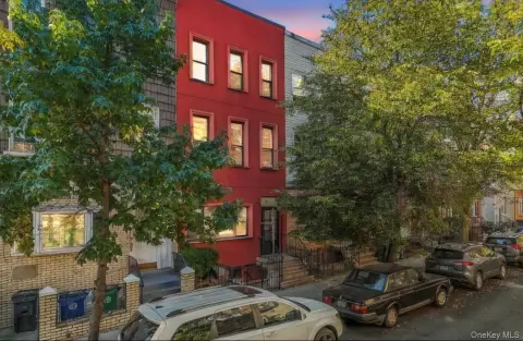 Three-Unit Townhouse with Backyard