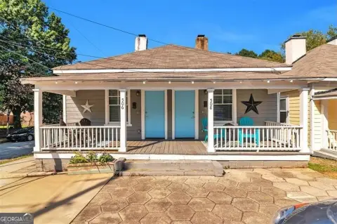 Renovated Duplex with 1BR Units