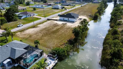 Waterfront Lot in Cape Coral
