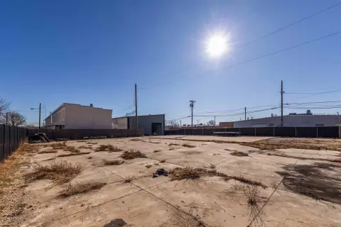 Warehouse with Adjoining Lot