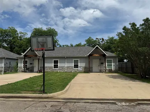 Four-Unit Duplex Property Built 2019