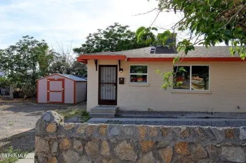 Renovated Duplex With Two 1-Bedroom Units