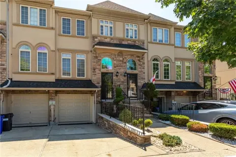 Upgraded Duplex with Heated Pool