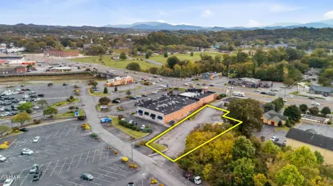 Commercial Lot Near Parkway