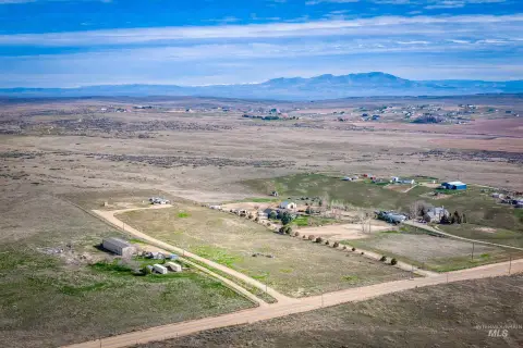 Caldwell Land Bordering BLM Land