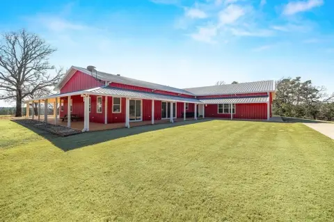 Texas Ranch with Barndominium