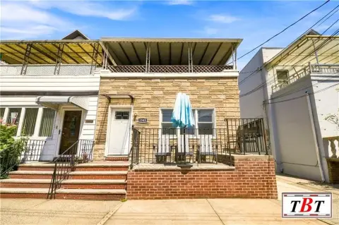 Duplex with Separate Apartment