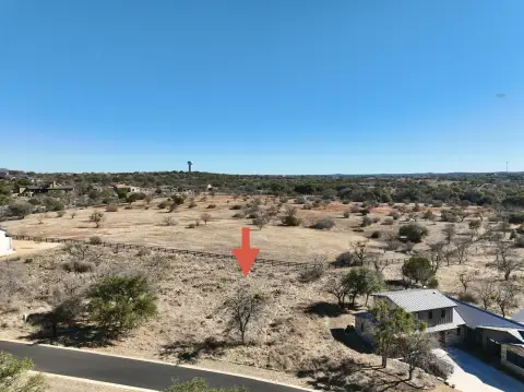 Horseshoe Bay Land in Trails