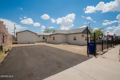 5-Unit Apartment Building with Parking