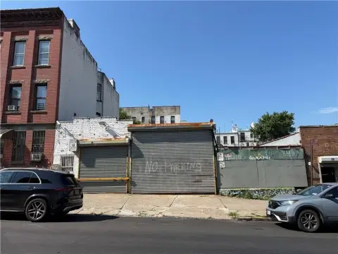 Commercial Land with Garage