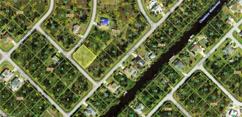 Port Charlotte Oversized Corner Lot
