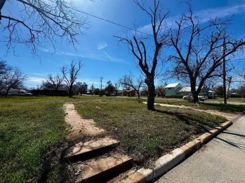 Residential Land in Llano, TX