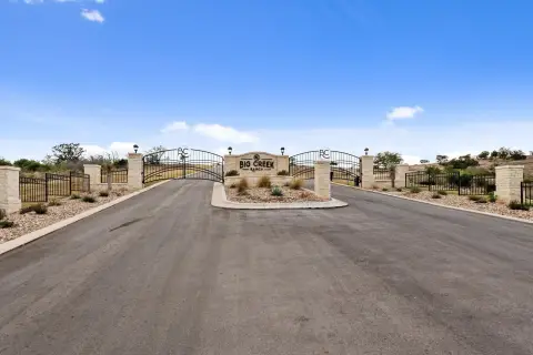 Kingsland Land with Hill Country Views