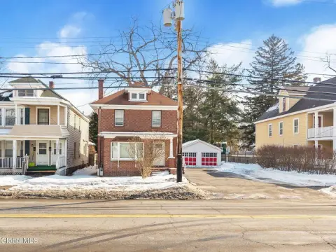 Rotterdam Two-Family Home For Sale