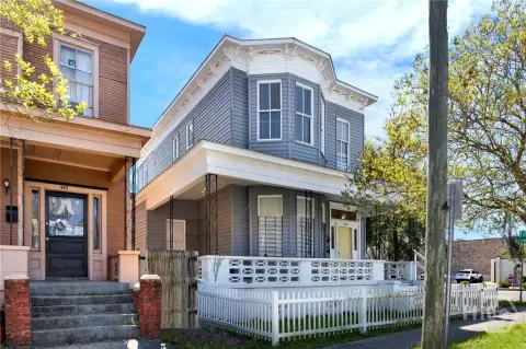 Victorian Duplex in Downtown Savannah