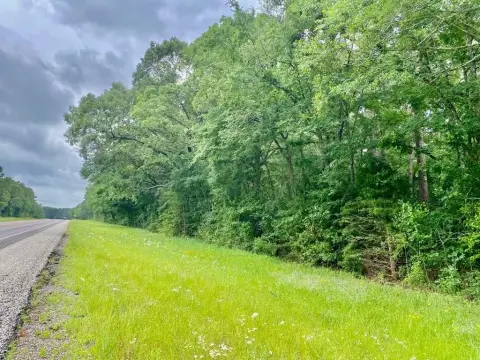 Unrestricted Land in Elkhart, TX