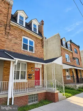 Renovated Duplex with Rooftop Deck