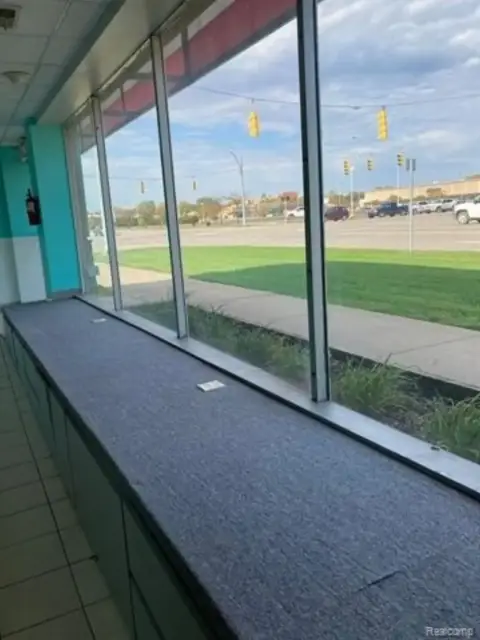 Livonia Retail Space Available