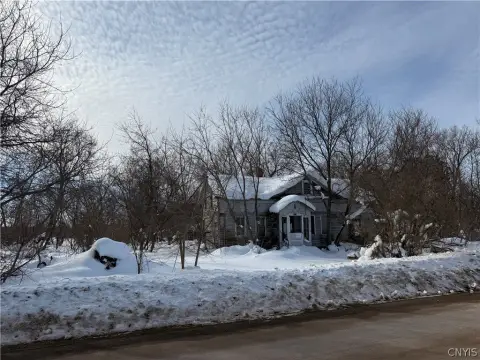 Henderson Land Near Southwick Beach