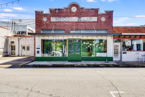 Historic Wedding Venue with Bar