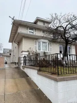 Two-Dwelling Home in Flushing