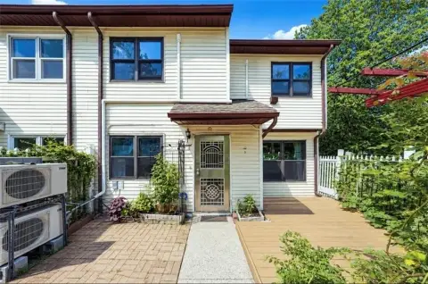 End-Unit Duplex with Gated Yard