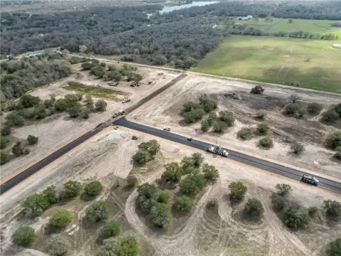 Prime Homesite in Bertram Grove