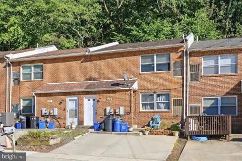 Duplex With Separate Utilities