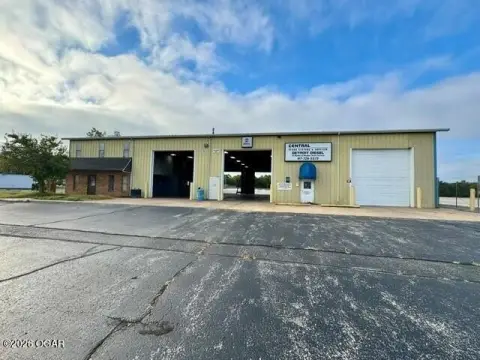 Flex Space with Truck Bays