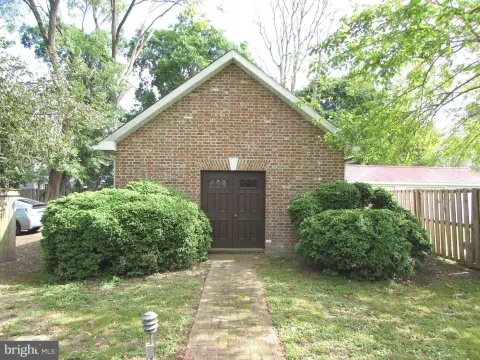 Brick Office Building with Central A/C