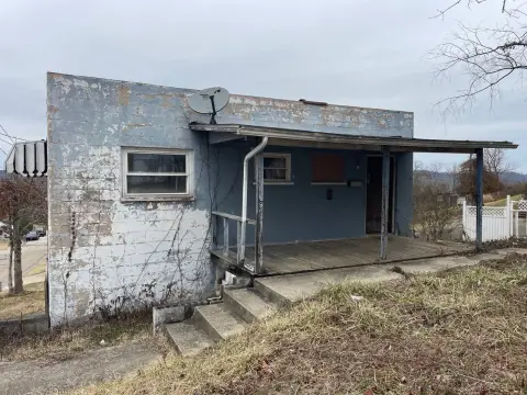 Saint Albans Property at Auction