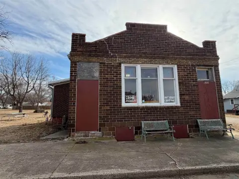 Updated Storefront Retail Property