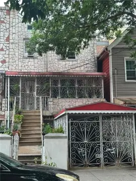 Residential Duplex with Private Parking