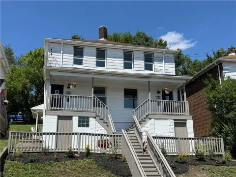 Renovated Duplex With Private Entrances