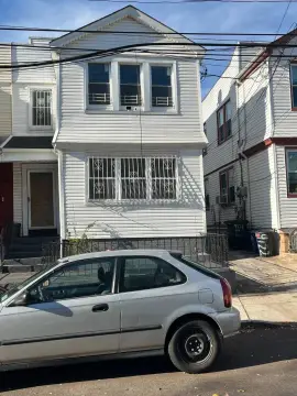 Hollis Duplex Near Subway