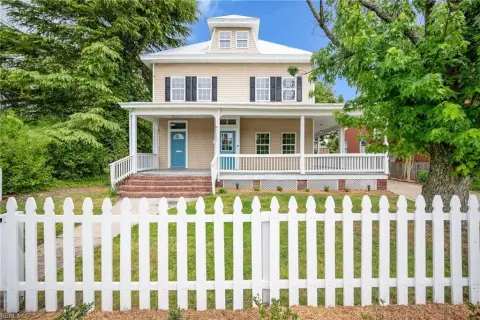Renovated 4-Unit Quadplex