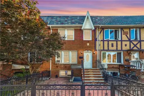Three-Bedroom Duplex with Private Parking