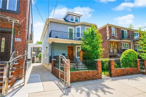 Duplex Home with Shared Drive Access