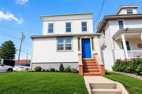 Duplex with Two Electric Meters