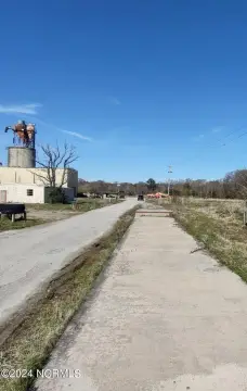 33+ Acre Commercial Land Opportunity