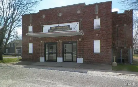 Versatile Commercial Building in New Athens