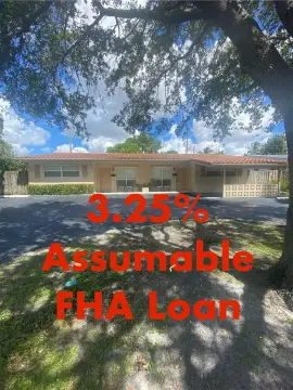 Updated Duplex Near Lauderdale-By-The-Sea