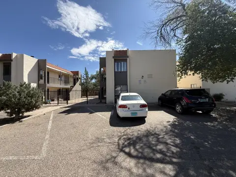Four-Unit Quadplex with Courtyards