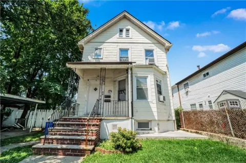 Detached Two-Family Duplex