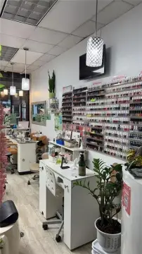 Equipped Nail Salon with 3 Stations