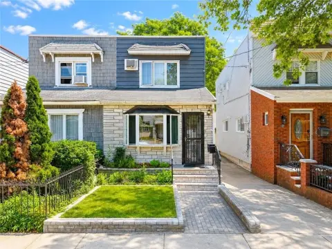 Semi-Detached Single-Family Home