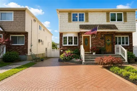 Semi-Detached Single-Family Home